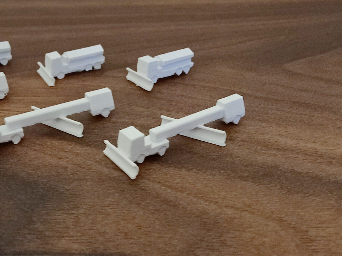6x Aircraft Snow Plough/Gritter Trucks GSE Vehicles Models 1:400 Scale Diorama (Blank)
