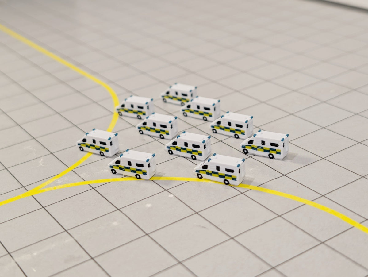 Ambulances (10x White) GSE Airport Emergency Vehicles Scenery Models 1:400 Scale