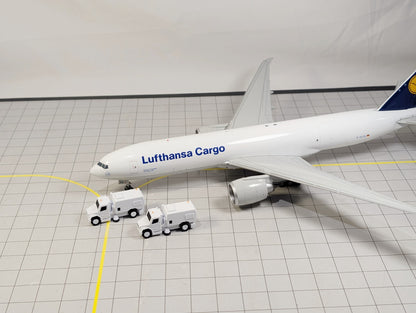 4x Airport Sweeper GSE Trucks Airport Vehicles 1:200 Scale Diorama