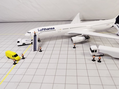 20x Airport Ground Crew/Staff People 1:200 Scale Diorama Aircraft GSE Models
