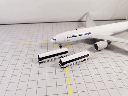 4x Greyhound Bus/Coach US style Airport GSE Vehicle Models 1:200 Scale Diorama