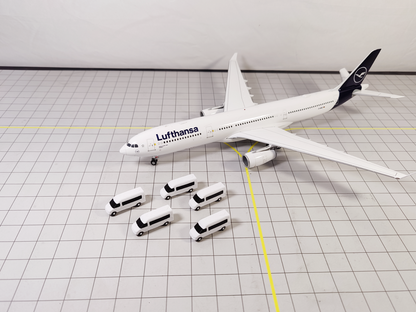 5x White Airport Crew Minibuses/Vans GSE Vehicles Models 1:200 Scale Diorama