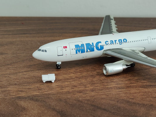 15x Ground Power Units (GPU) Airport GSE Ground Equipment 1:400 Scale Diorama (Blank)