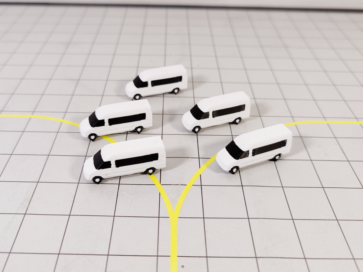 5x White Airport Crew Minibuses/Vans GSE Vehicles Models 1:200 Scale Diorama