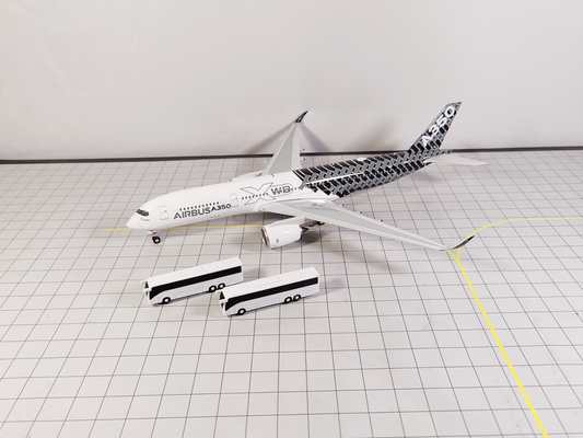 4x White Twin Axle Coach/Bus Aircraft Airport GSE Set Models 1:200 Scale Diorama