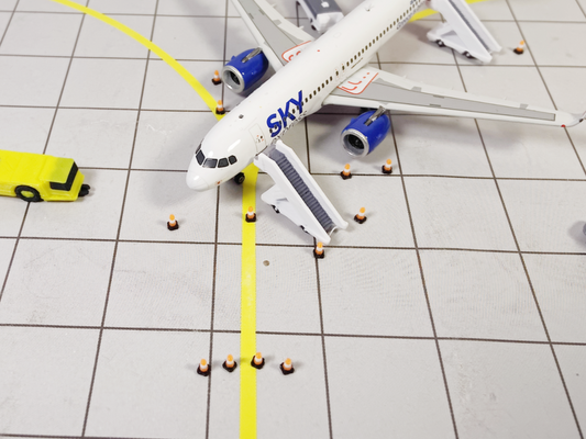 100x Orange/White Traffic Cones Airport Stand GSE Models 1:500 Scale Diorama
