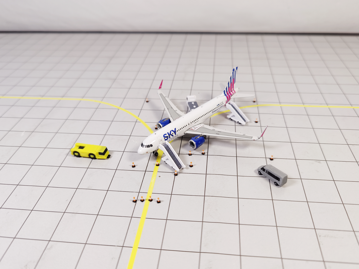 100x Orange/White Traffic Cones Airport Stand GSE Models 1:500 Scale Diorama