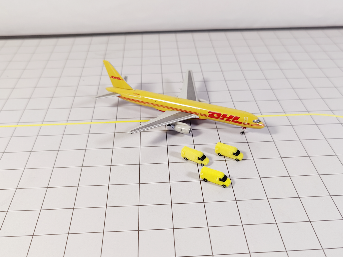 10x Courier Sprinter Vans Cargo Airport Aircraft Vehicles 1:400 Scale