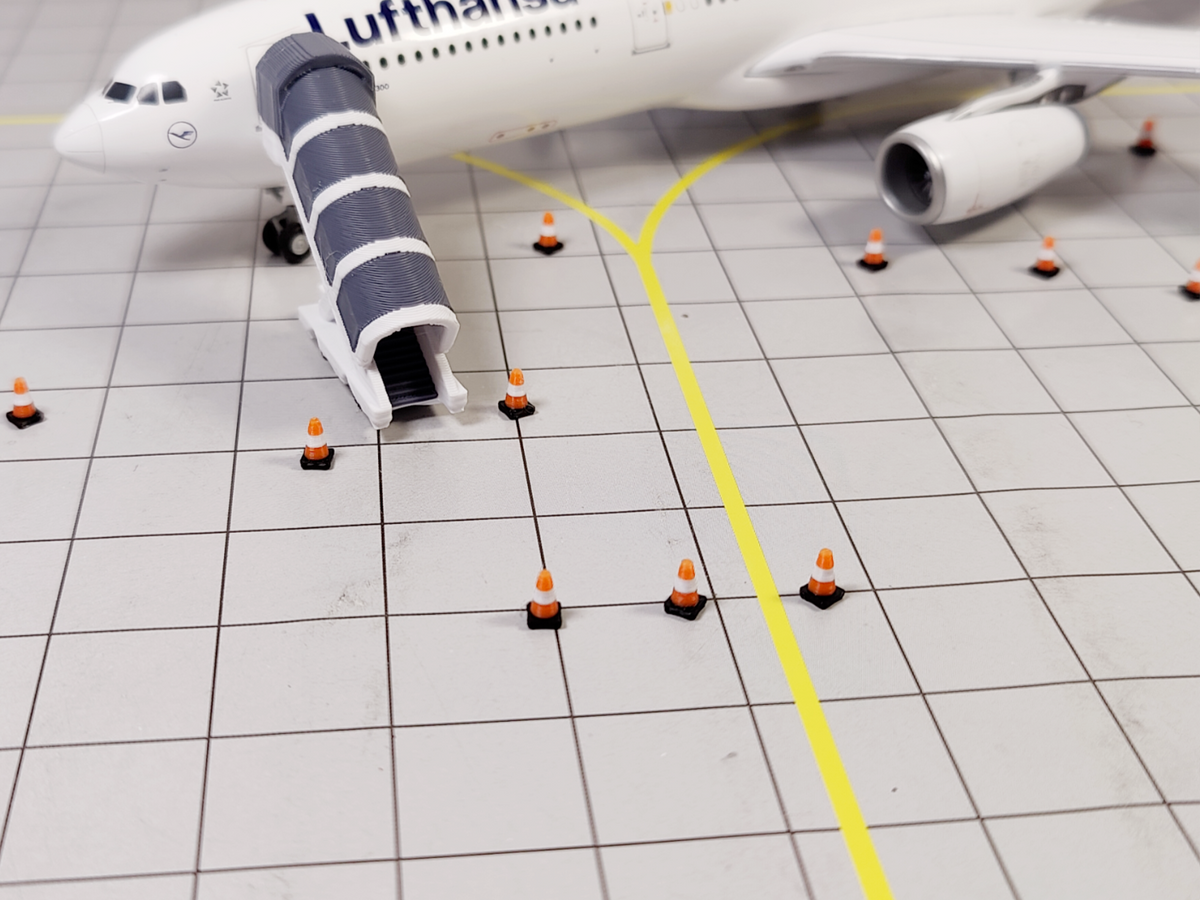 100x Orange/White Traffic Cones Airport Stand GSE Models 1:144 Scale Diorama
