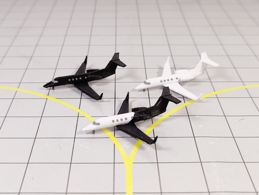 3x Embraer Phenom 300 Business Private Jet Models 1:400 Scale Airport Diorama