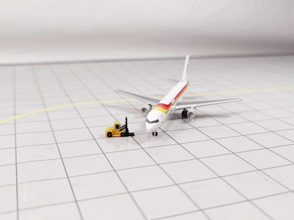 Fork Lift Truck (x8) Airport Construction/Cargo GSE Vehicle Model 1:500 Scale