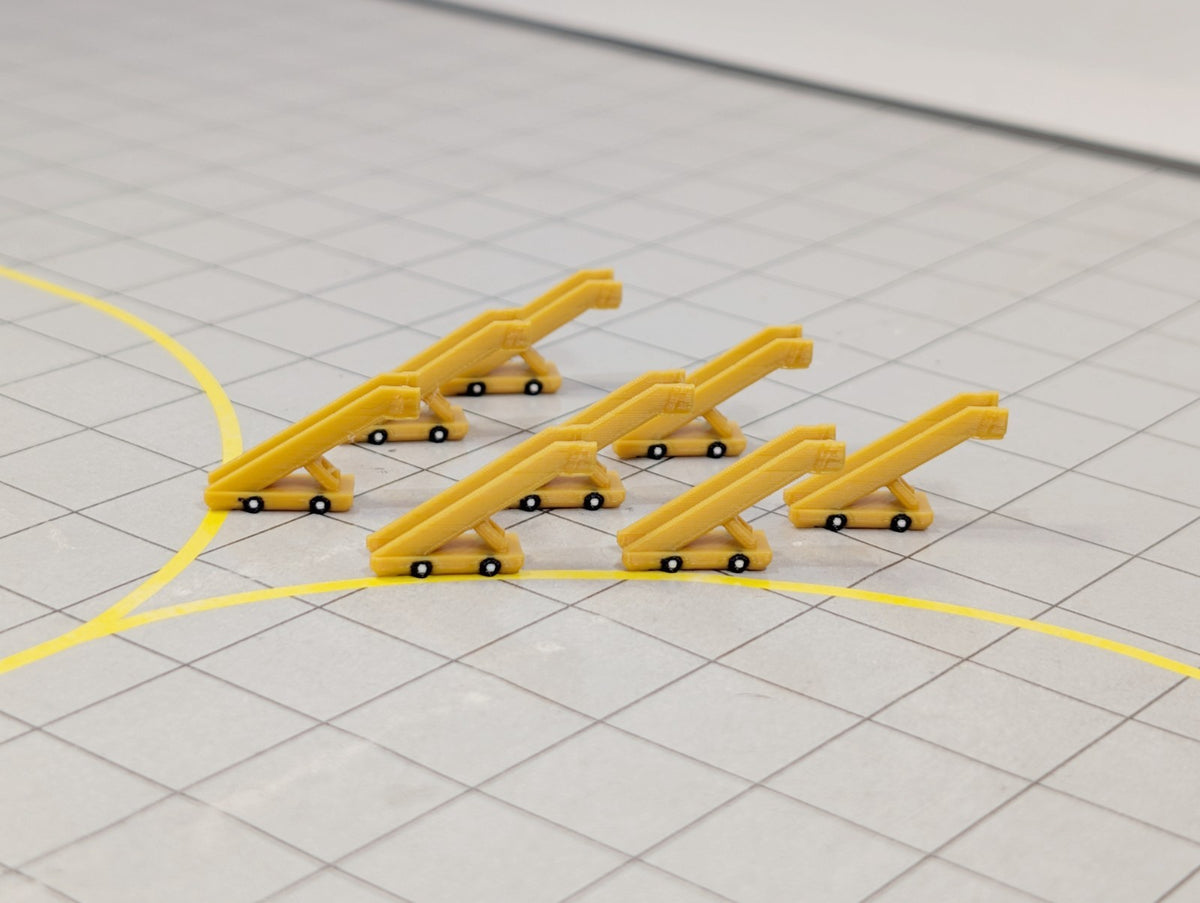 10x Widebody Aircraft Stairs Airport GSE Vehicles 1:400 Scale Diorama