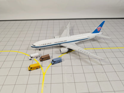 10x Courier Delivery Step Vans US Style Airport GSE Vehicles 1:400 Scale