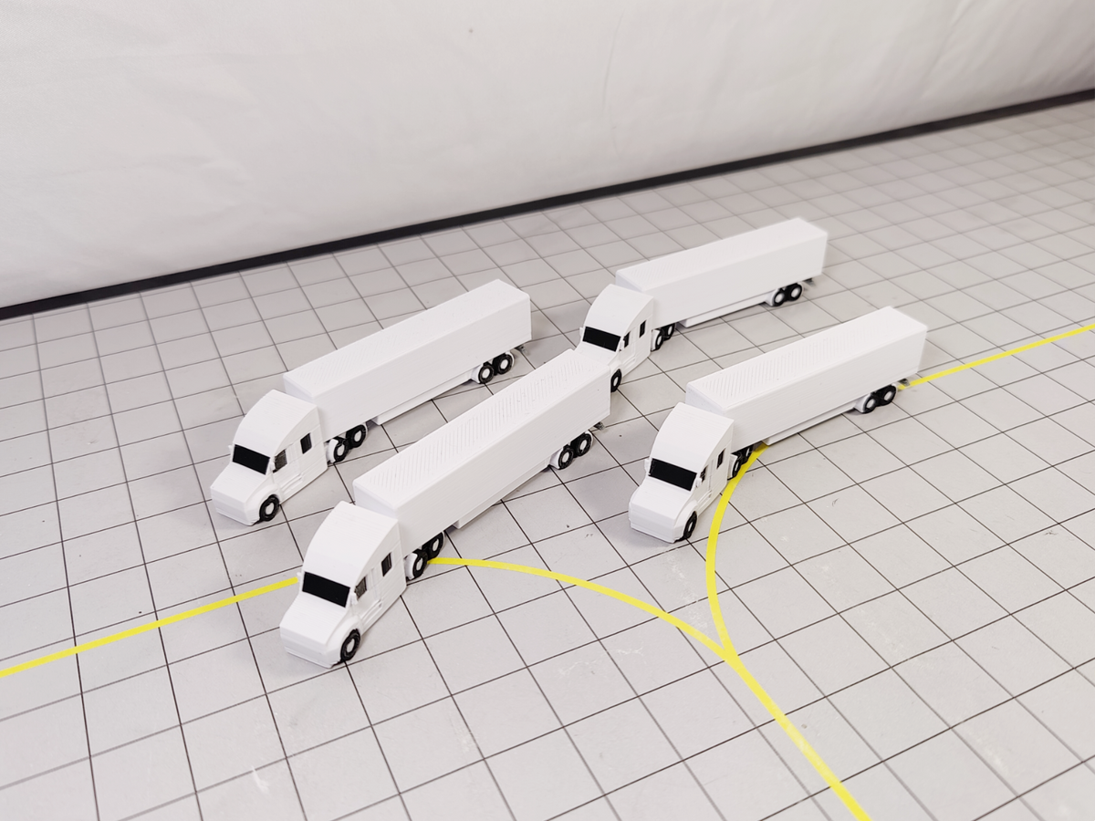 4x Trucks US style (Rotating) Airport GSE Service Vehicles 1:200 Scale Diorama