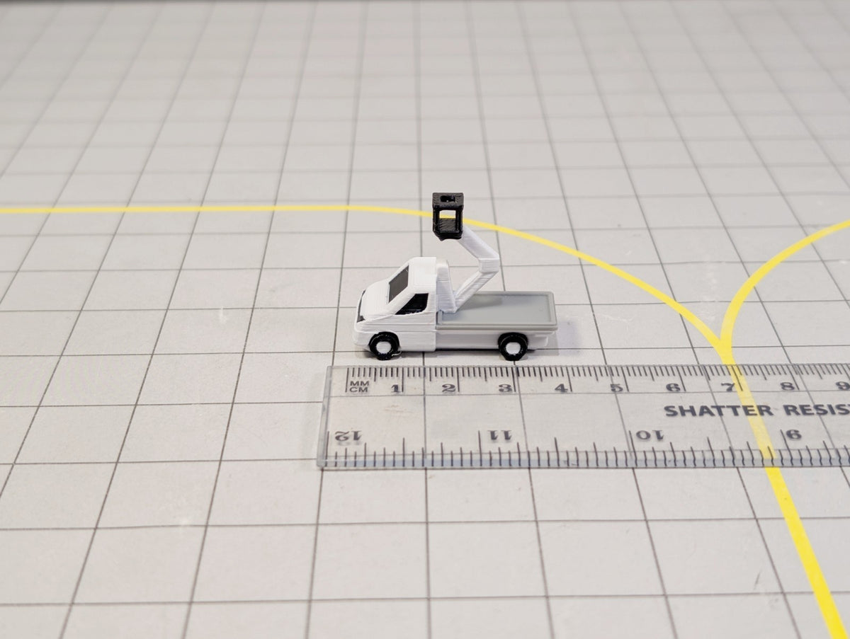 Cherry Picker GSE Lift Vans (x4) Airport Vehicles 1:200 Scale Diorama Scenery