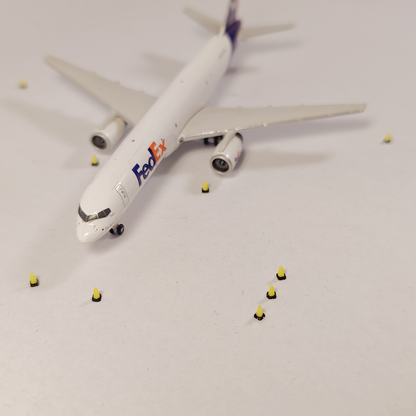 40x Yellow Airport Traffic Cones Aircraft GSE Vehicle Model 1:400 Scale Diorama