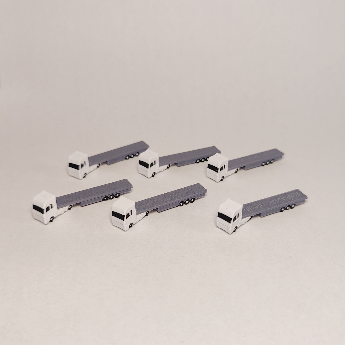 6x Articulated Flat Bed Truck/Lorry Airport GSE Vehicle 1:400 Scale Models