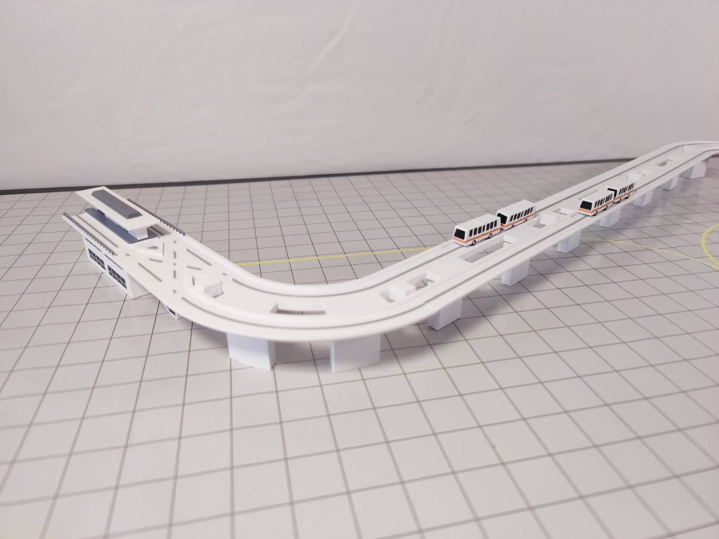 Airport APM Automated People Mover Sky Train Model 1:400 Scale Airport Diorama