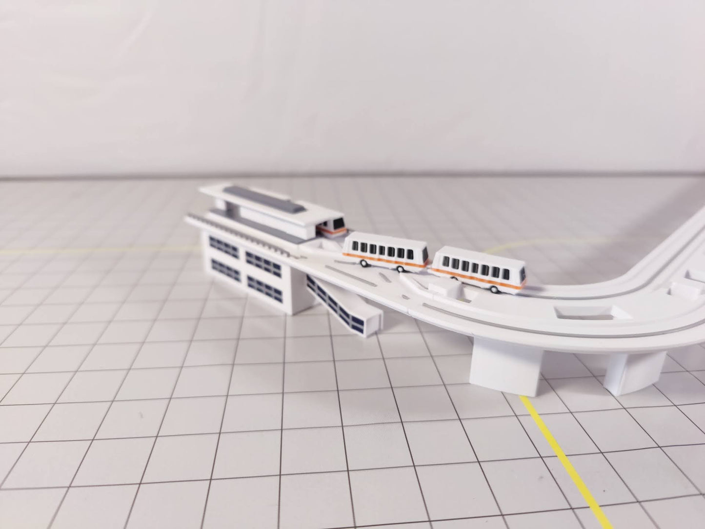Airport APM Automated People Mover Sky Train Model 1:400 Scale Airport Diorama