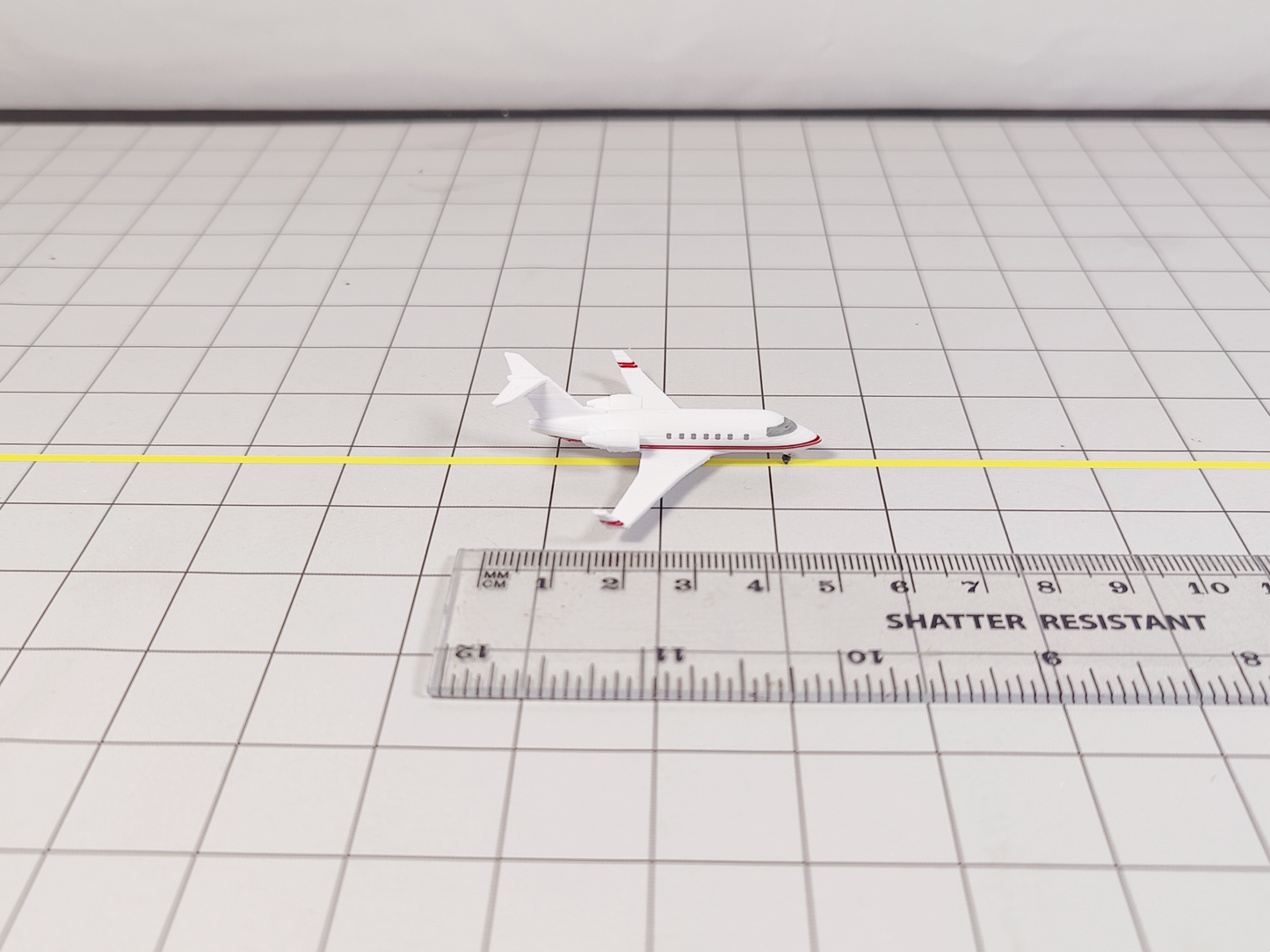 2x Bombardier Challenger CL-600 Business Private Jet Models 1:400 Scale Diorama
