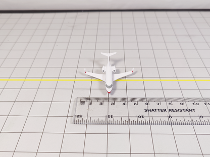 2x Bombardier Challenger CL-600 Business Private Jet Models 1:400 Scale Diorama