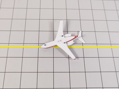 2x Bombardier Challenger CL-600 Business Private Jet Models 1:400 Scale Diorama