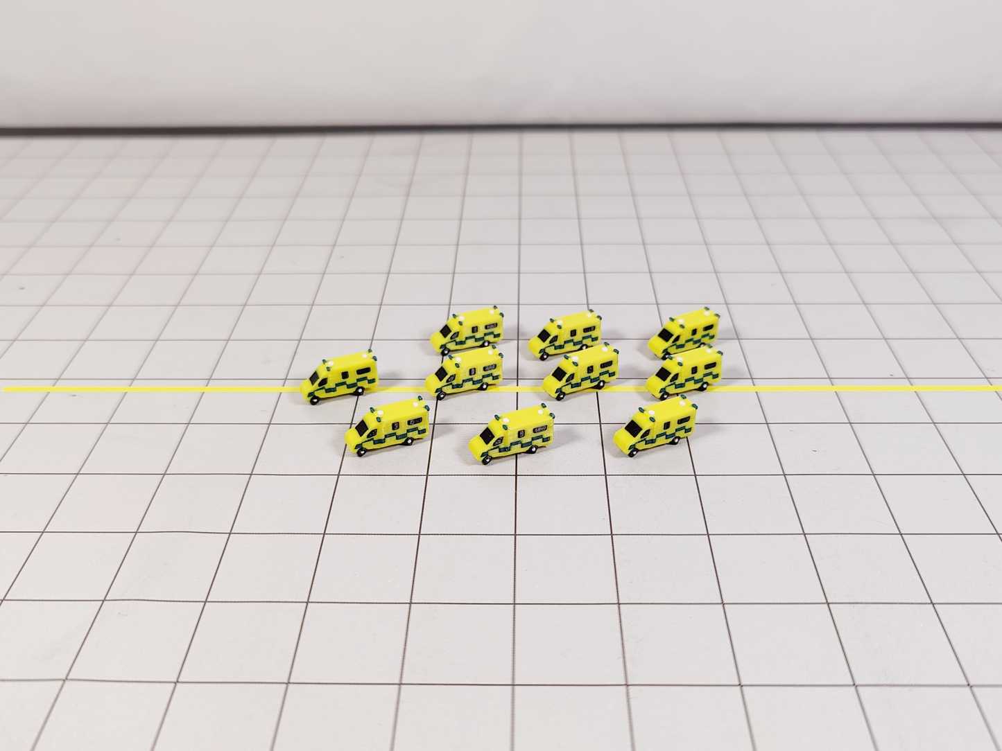 10x AMBULANCES Airport Emergency Vehicles Scenery GSE Diorama Models 1:400 Scale