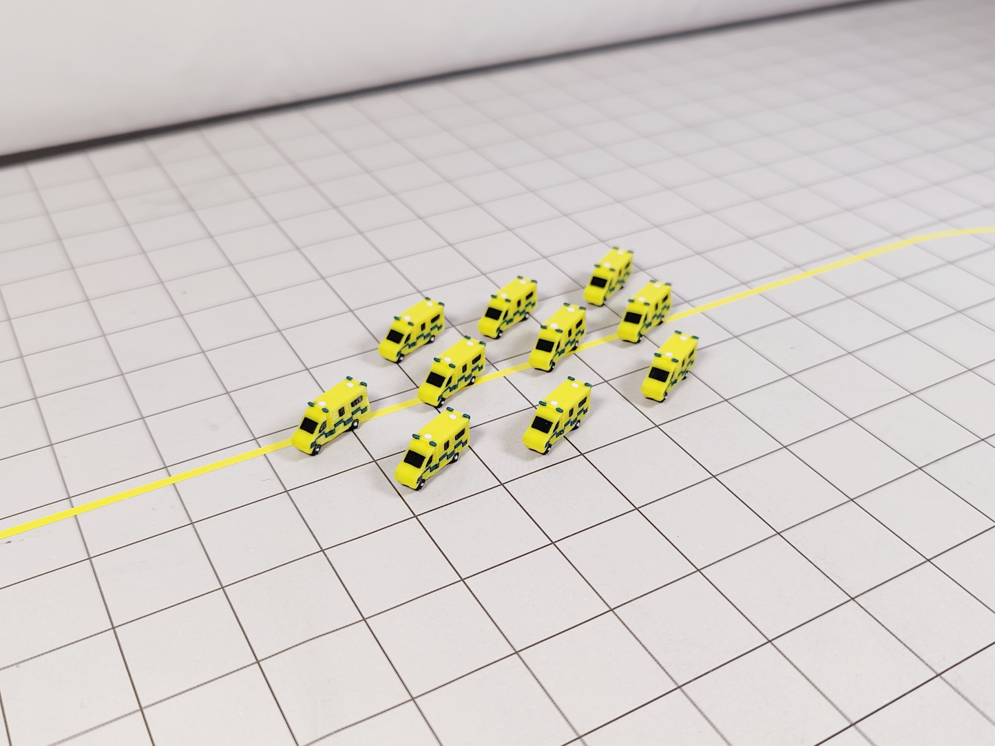 10x AMBULANCES Airport Emergency Vehicles Scenery GSE Diorama Models 1:400 Scale
