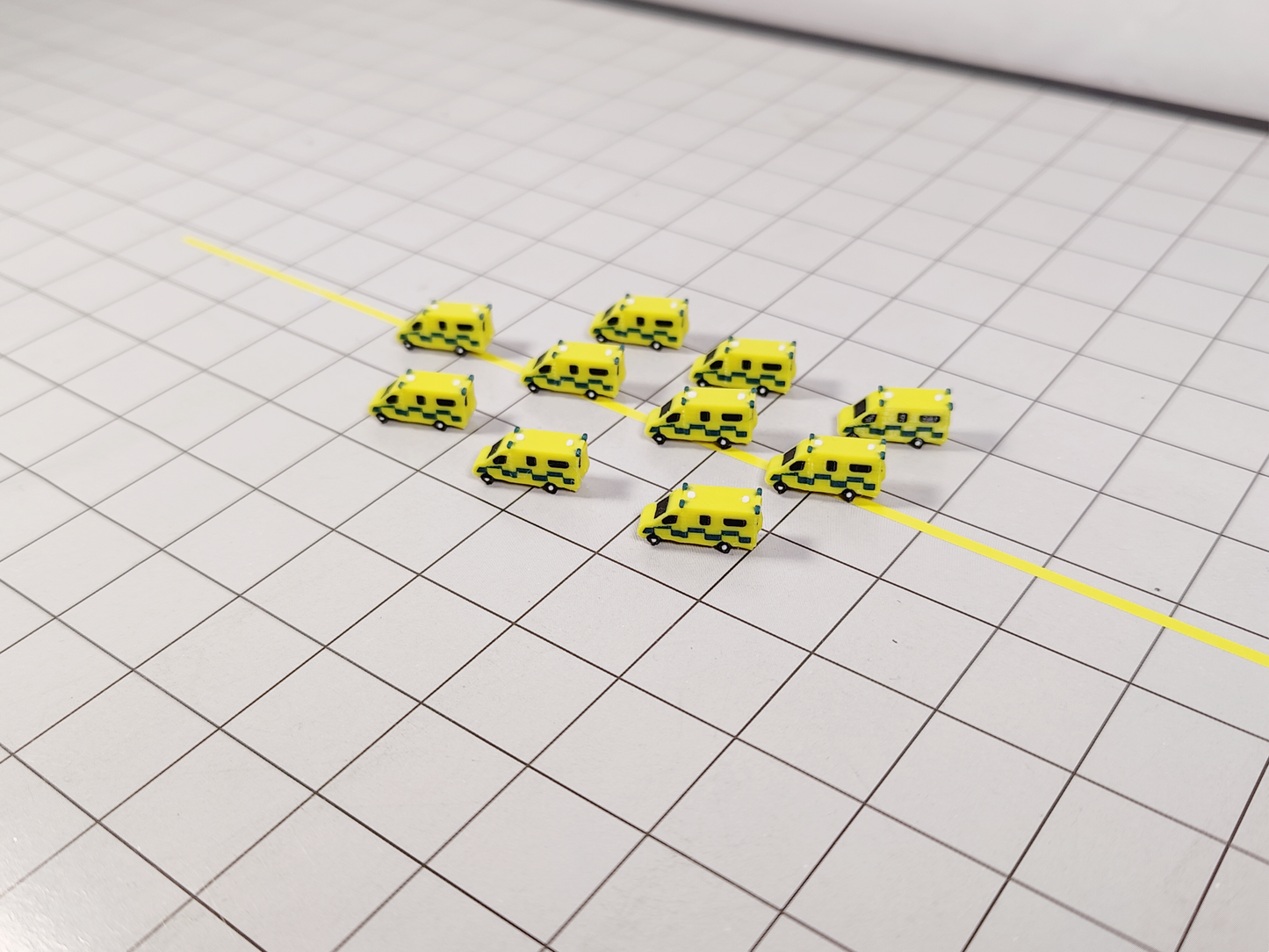 10x AMBULANCES Airport Emergency Vehicles Scenery GSE Diorama Models 1:400 Scale