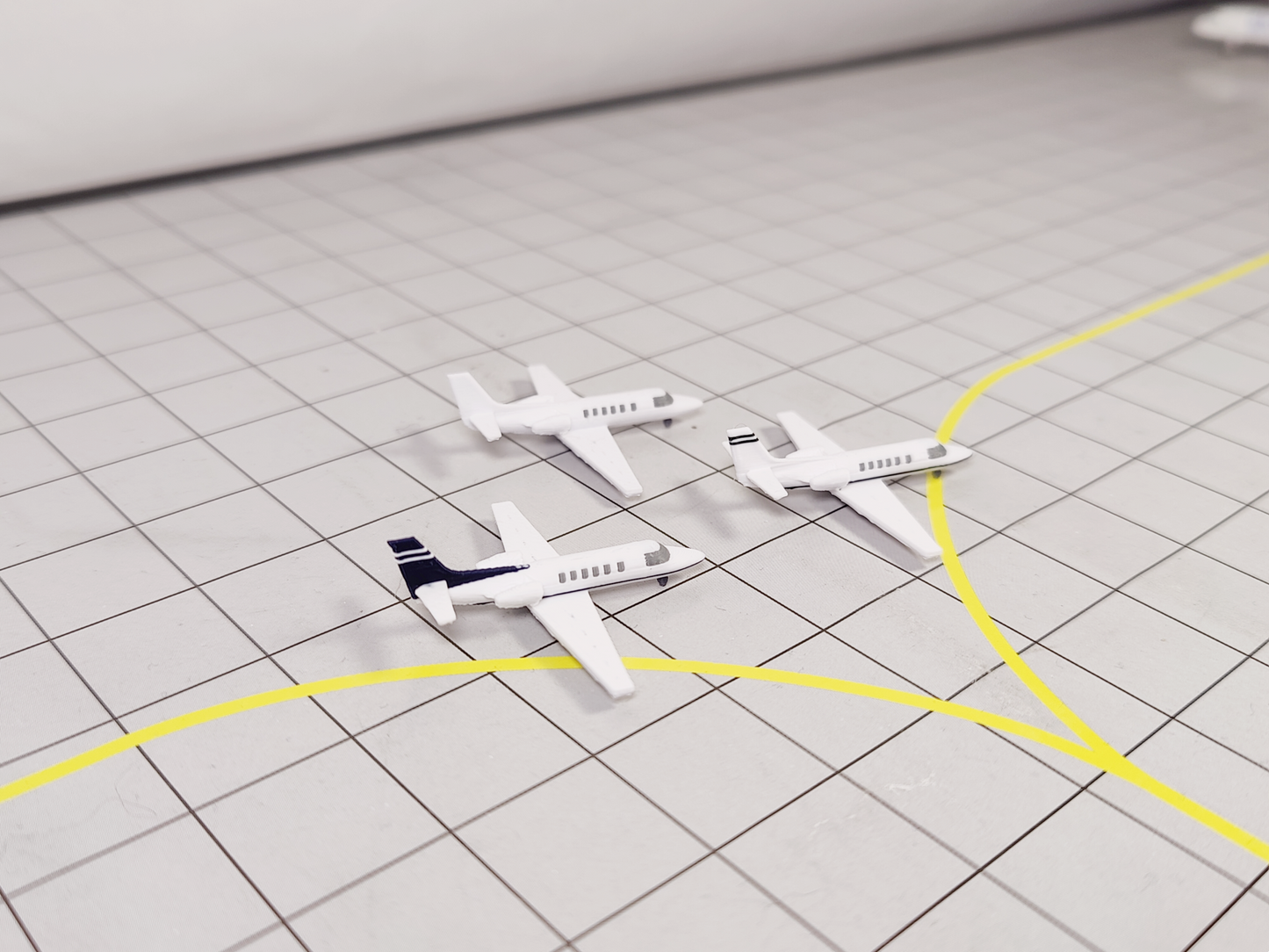 3x Cessna Citation 550 Business Private Jet Models 1:400 Scale Airport Diorama