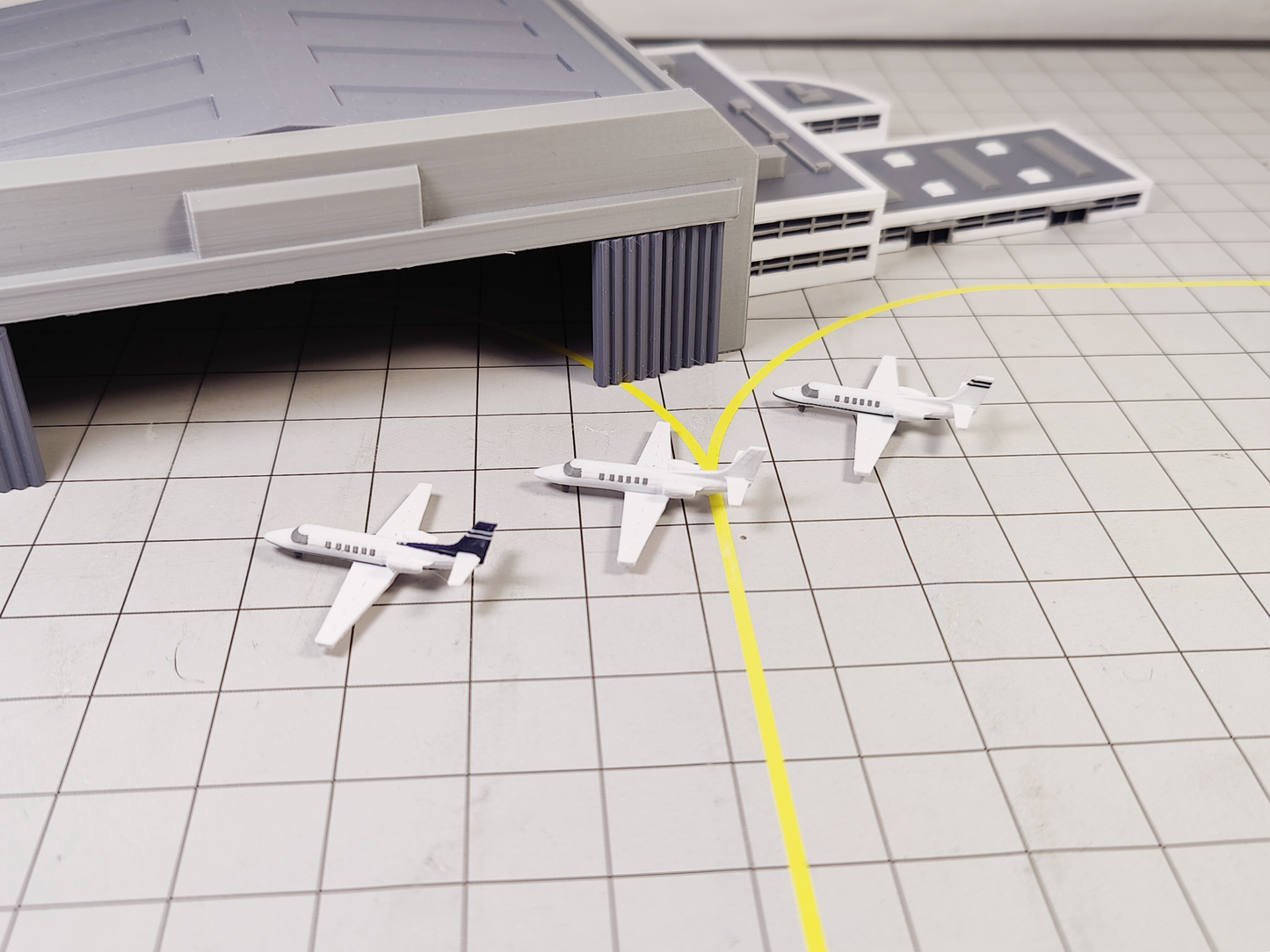 3x Cessna Citation 550 Business Private Jet Models 1:400 Scale Airport Diorama