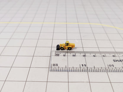 8x FRONT LOADER DIGGERS Airport Construction Site GSE Vehicle Models 1:400 Scale