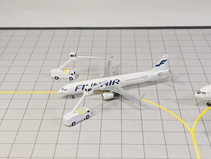 AIRCRAFT DE-ICING TRUCKS (x6) Airport GSE Vehicles 1:400 Scale Diorama Scenery