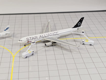 AIRCRAFT DE-ICING TRUCKS (x6) Airport GSE Vehicles 1:400 Scale Diorama Scenery