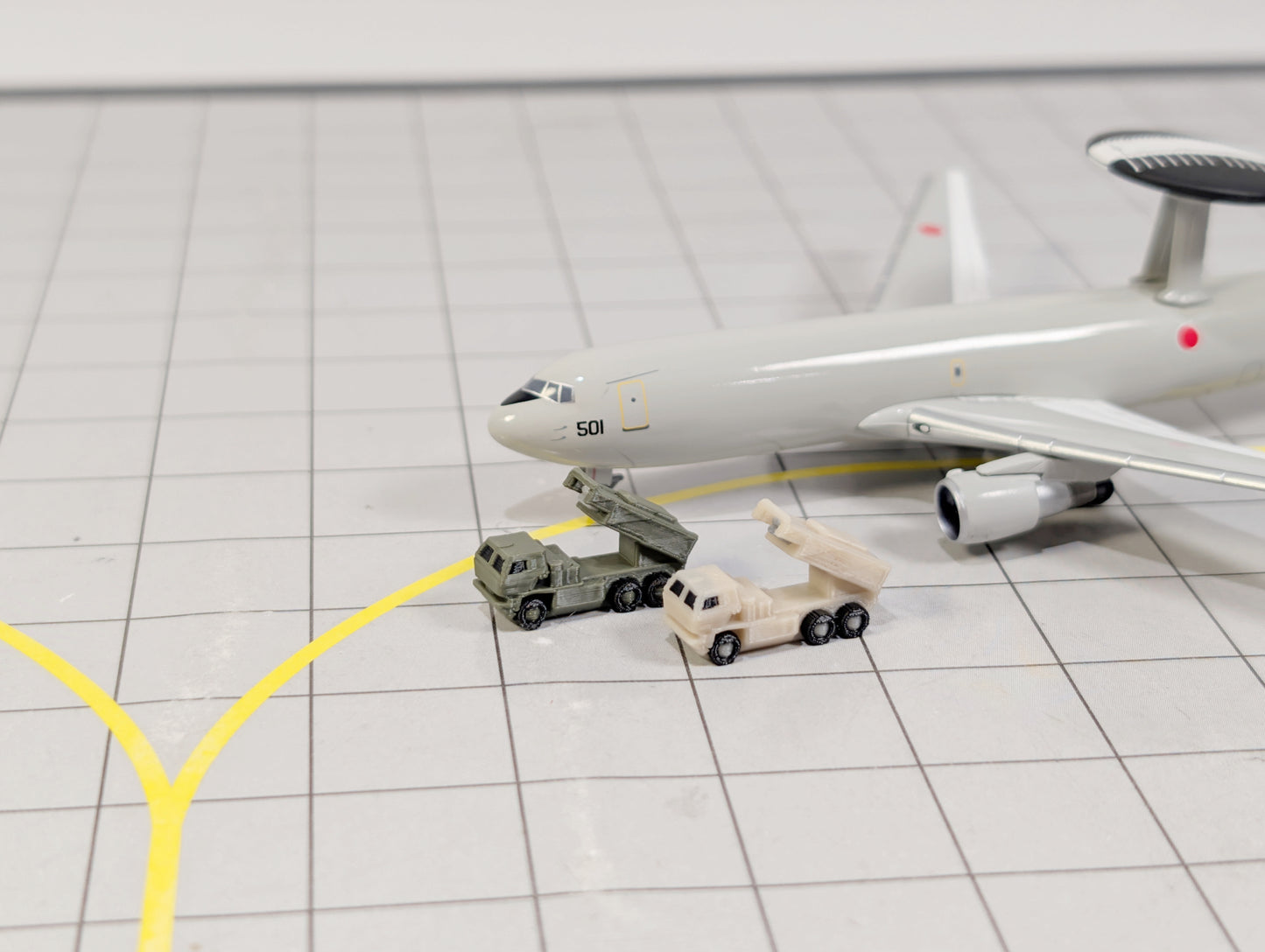 MILITARY HIMARS Missile Launch Trucks (x8) Airport GSE Vehicles 1:400 Scale