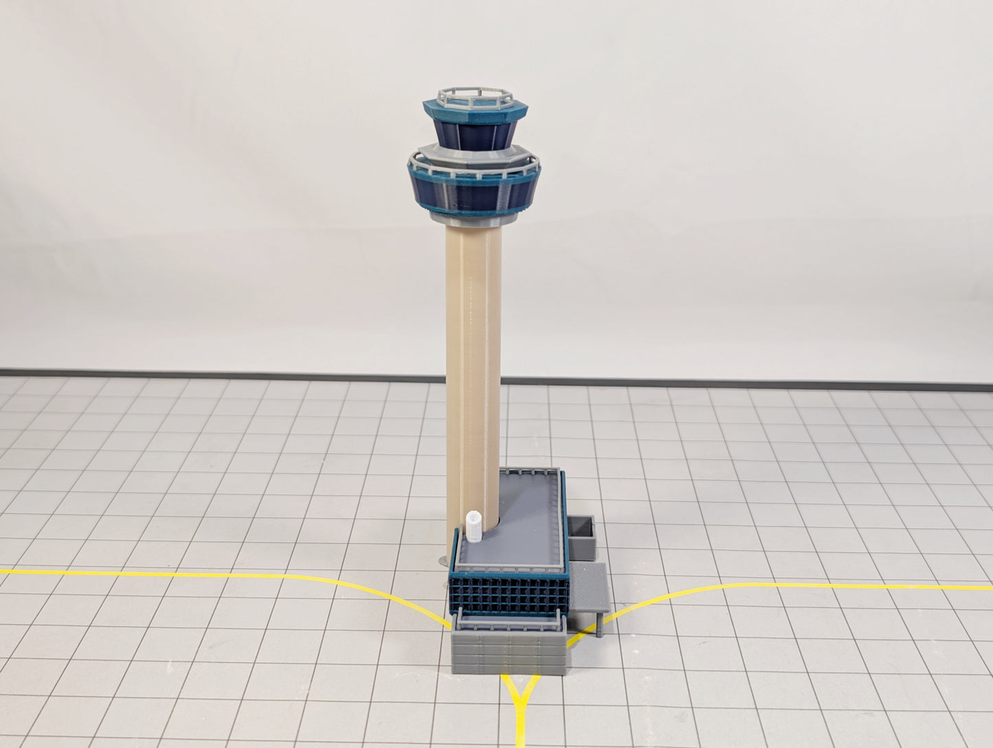 LONDON STANSTED AIRPORT ATC Air Traffic Control Tower 1:400 Scale Building Model