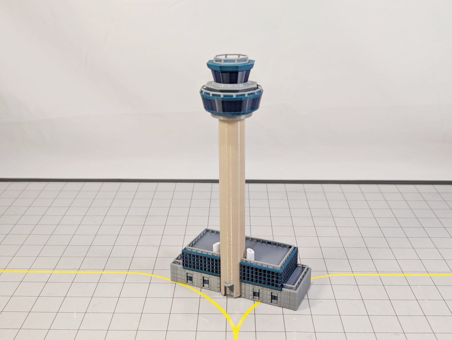 LONDON STANSTED AIRPORT ATC Air Traffic Control Tower 1:400 Scale Building Model