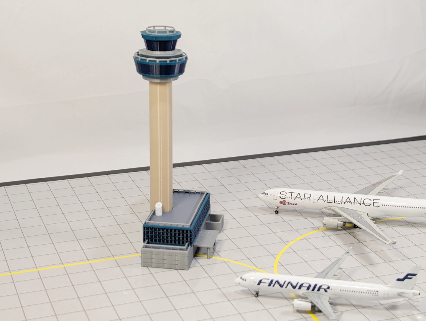 LONDON STANSTED AIRPORT ATC Air Traffic Control Tower 1:400 Scale Building Model