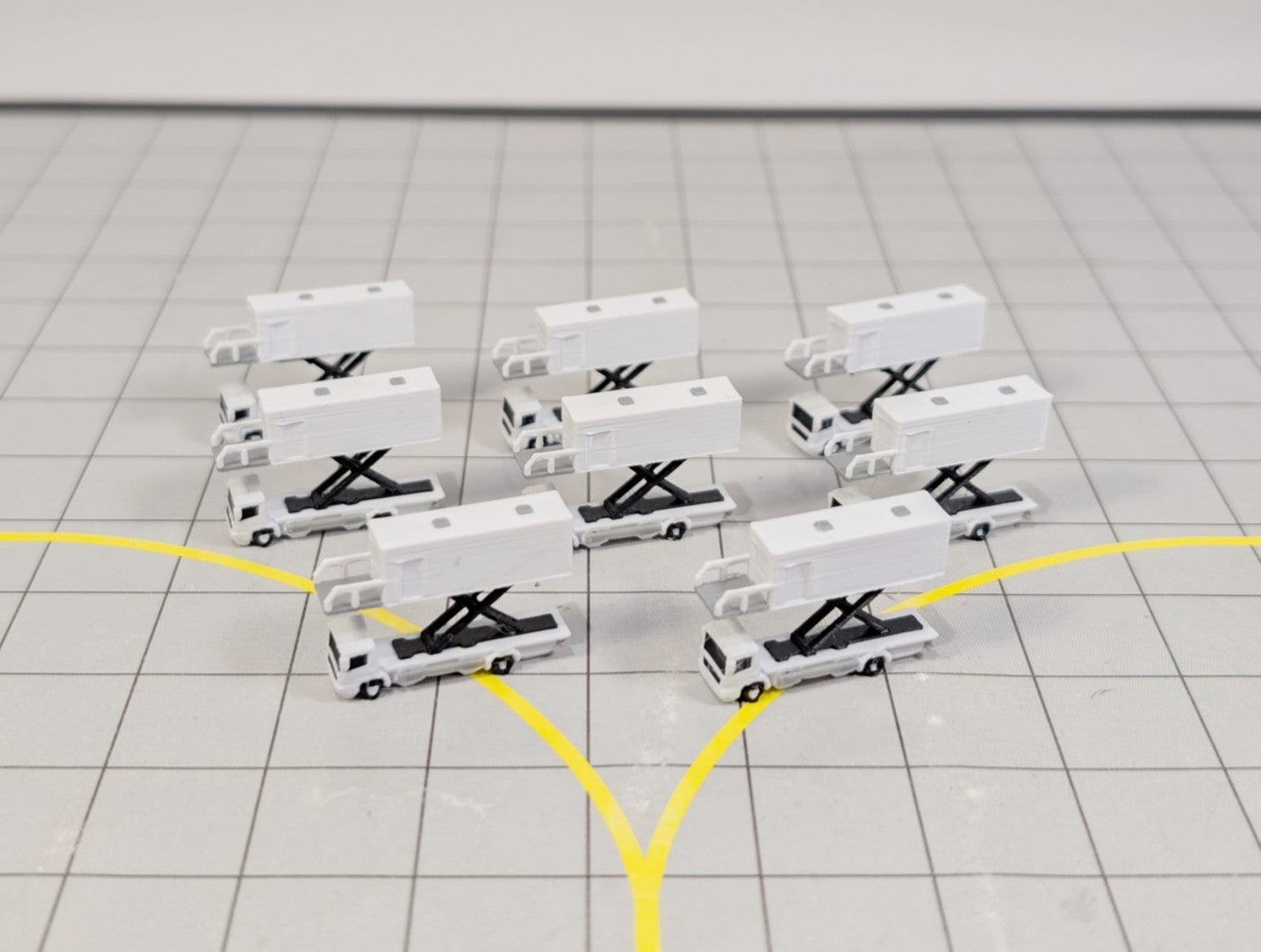 AIRPORT CATERING TRUCKS (x8) Aircraft GSE Vehicles 1:400 Scale - Choose Size