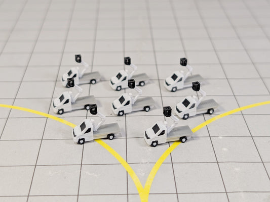 CHERRY PICKER GSE Lift Vans (x8) Airport Vehicles 1:400 Scale Diorama Scenery