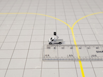 CHERRY PICKER GSE Lift Vans (x8) Airport Vehicles 1:400 Scale Diorama Scenery