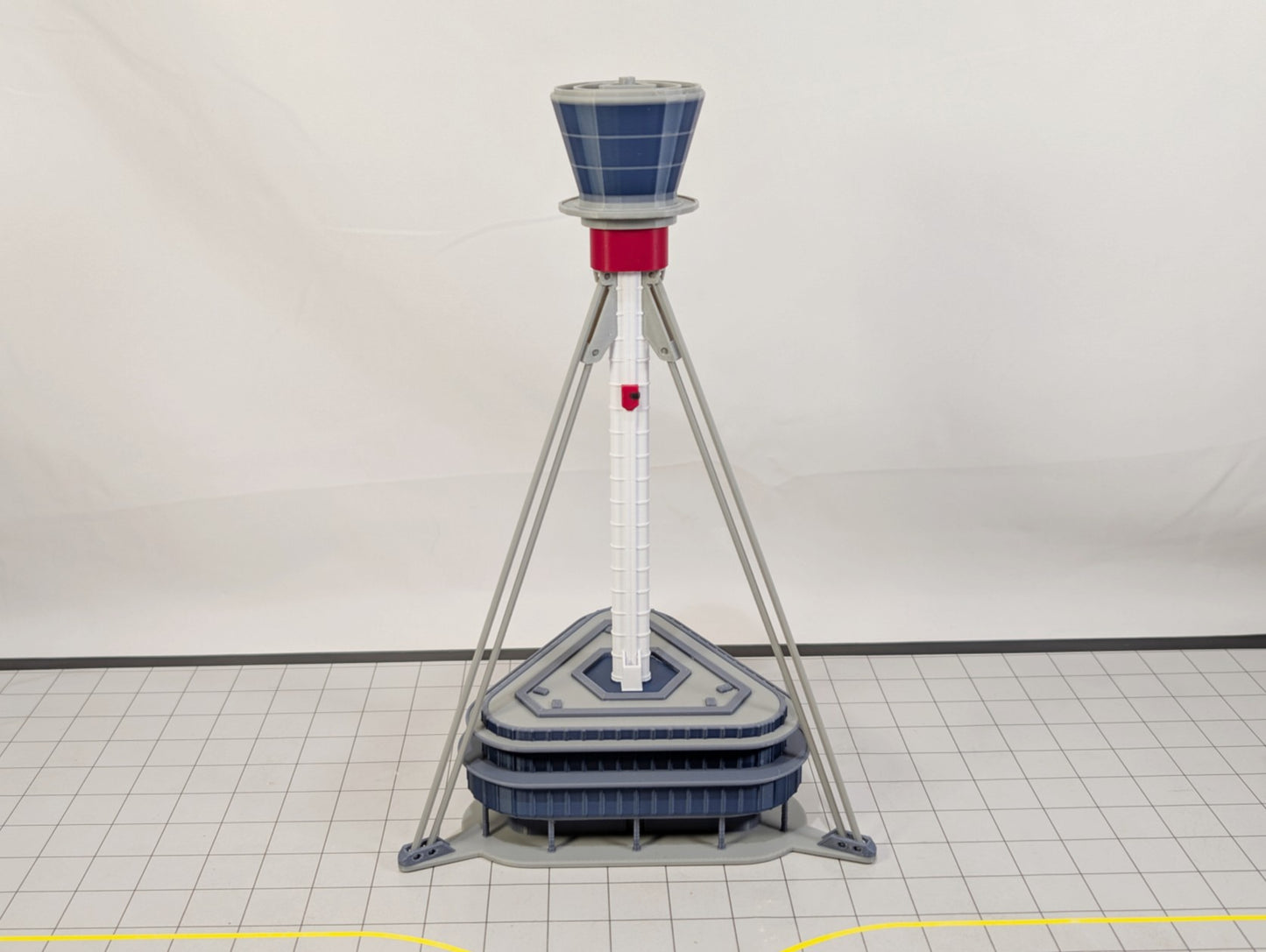 LONDON HEATHROW AIRPORT ATC Air Traffic Control Tower 1:400 Scale Building Model