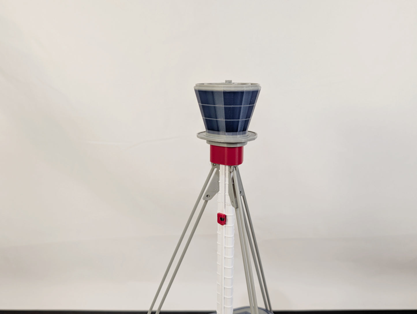 LONDON HEATHROW AIRPORT ATC Air Traffic Control Tower 1:400 Scale Building Model